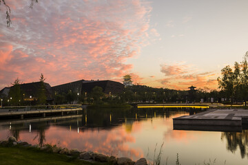 Obraz premium Lake of the setting sun and the beauty of the sunset