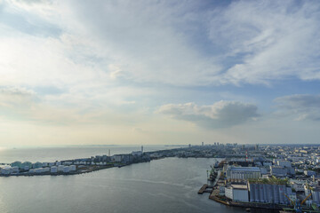 夏の千葉港の風景