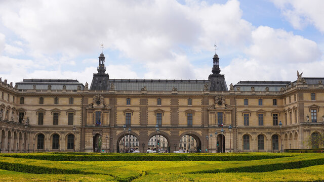 Photo of Louvre Palace on a cloudy morning, Paris, France