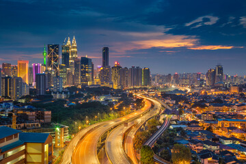 Naklejka premium Kuala Lumpur. Obraz pejzaż Kuala Lumpur, Malezja podczas zachodu słońca.