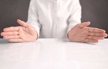 Obraz premium Open palm hand gesture