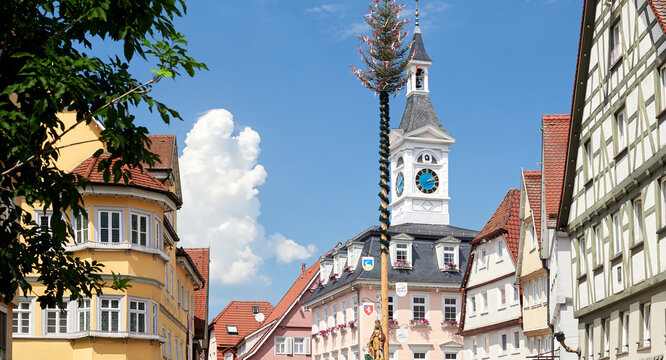 Marktplatz in Aalen mit Historischem Rathaus