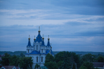 Naklejka premium Church of the Intercession of the Mother of God on the Nerl. Ancient Russian Church shot in summer evening, at sunset.