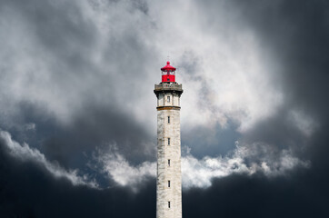 phare tour ile de ré phare des baleines mer océan tempête sombre bretagne marin ciel nuage lampe...