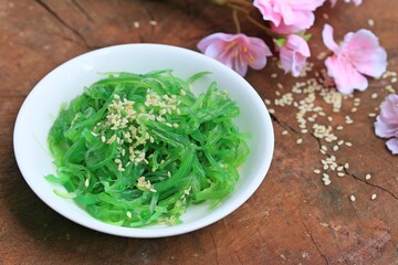 Obraz na płótnie Canvas seaweed salad - japanese food
