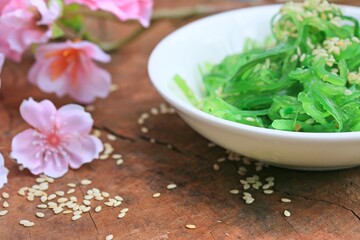 Fototapeta na wymiar seaweed salad - japanese food