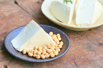 tofu and soy beans
