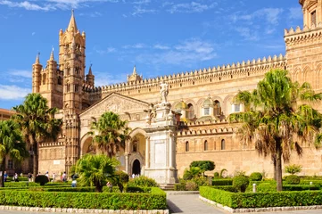 Fotobehang Kathedraal van Palermo gewijd aan de Hemelvaart van de Maagd Maria - Palermo, Sicilië, Italië © lkonya