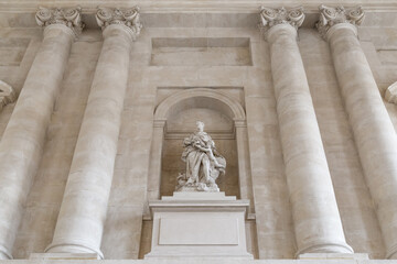Fototapeta premium Statues at the Palace of Versailles, France