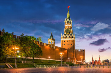 Fototapeta na wymiar Спасская башня летним вечером Spasskay Tower in the summer evening
