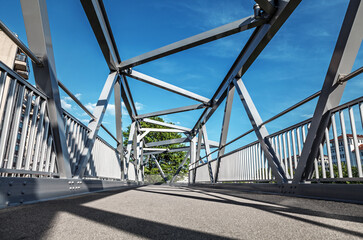 Moderne Fußgängerbrücke Metallbrücke Brücke Tragwerk Stahlprofil