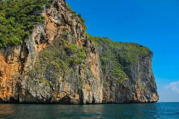 Fototapeta na wymiar Ko Phi Phi Lee islands in Southern Thailand