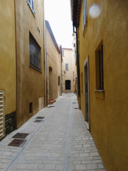 Saint-Tropez, promenade à travers le vieux village