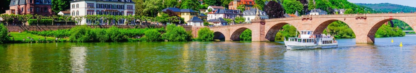 Fototapeta na wymiar Panorama Alte Brücke Heidelberg