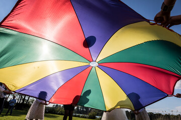 Spiel mit Regenbogenfarben