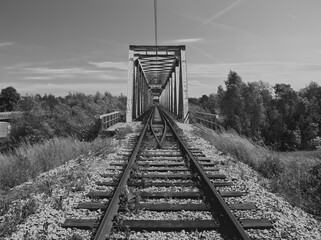 railway bridge, tracks © amadeusz