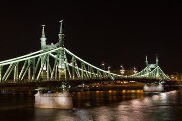 Fototapeta na wymiar Liberty bridge in Budapest Hungary at night