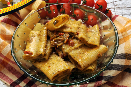 Paccheri with pesto siciliano Cucina italiana  Italienische K&uuml;che Gastronom&iacute;a de Italia Итальянская кухня 義大利飲食 Italian cuisine イタリア料理 Pasta Siciliana המטבח האיטלקי Kuchnia włoska