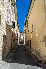 Fototapeta na wymiar Saint-Gilles du Gard, centre ancien.