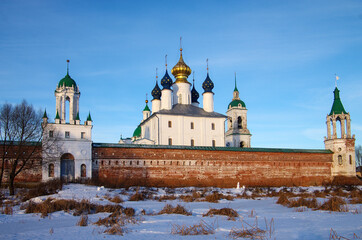 Fototapeta na wymiar ROSTOV, RUSSIA - January, 2017: Rostov the Great. Spaso-Yakovlevsky Monastery in winter day