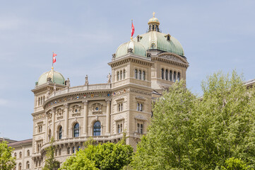 Obraz premium Bern, Stadt, Altstadt, Bundeshaus, Altstadthäuser, Stadtrundgang, Hauptstadt, Frühling, Sommer, Schweiz