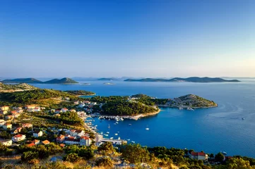 Zelfklevend Fotobehang Verbazingwekkende Kornati-eilanden van Kroatië. Noordelijk deel van Dalmatië. Zonnig detail van zeegezicht van Zadar tot Sibenik. © marekkijevsky