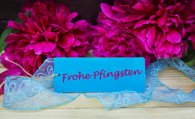 Frohe Pfingsten, Grußkarte mit Pfingstrosen