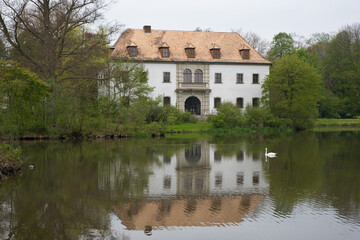 Fototapeta na wymiar Park and old castle Bad Muskau, Germany.