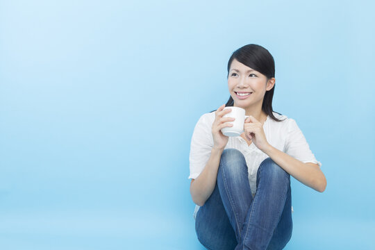 膝を立てる Photos Royalty Free Images Graphics Vectors Videos Adobe Stock