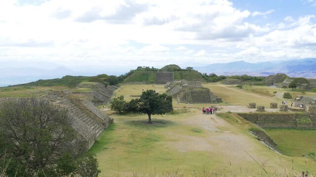 モンテ・アルバン古代遺跡