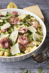 Lemon Asparagus and Prosciutto Pasta