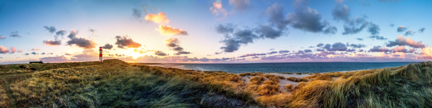 Sylt Lister Ellenbogen, Panorama im Sonnenuntergang mit Leuchtturm 
