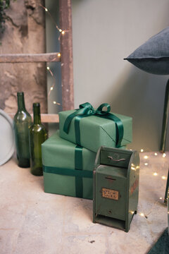 ambiance de Noel cadeau vert avec noeud