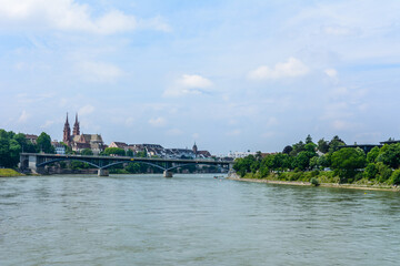 Naklejka premium Basel die Stadt am Rhein am Wasser