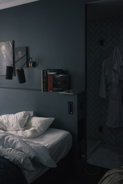 chambre d'hotel grand lit douillet coussins