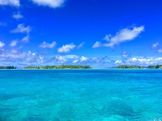 Fototapeta na wymiar Beautiful view on the turquoise lagoon of Bora Bora, Tahiti, French Polynesia