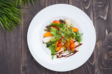 salad with grilled peach