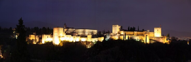 Fototapeta na wymiar Alhambra noctruna