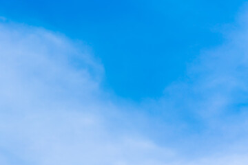 Obraz premium Air clouds in the blue sky.