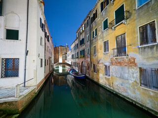 Vista Nocturna de los Canales de venecia