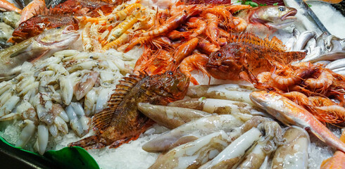 Frische Fische und Meeresfrüchte