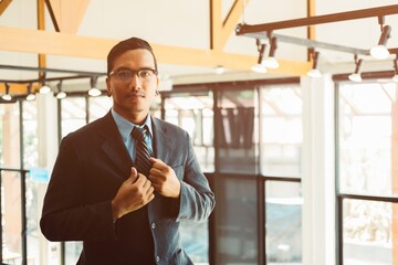 Fototapeta premium business man working for success 