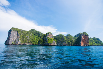 Thailand - 31 April 2017 ::Maya Bay - Famous beach in Krabi