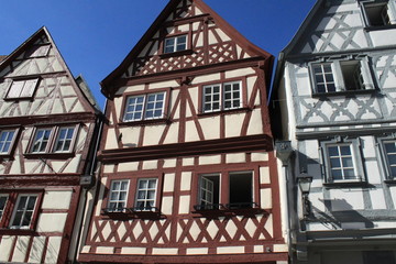 Fränkisches Kleinod: Fachwerkhäuser an der Hauptstraße in Ochsenfurt am Main