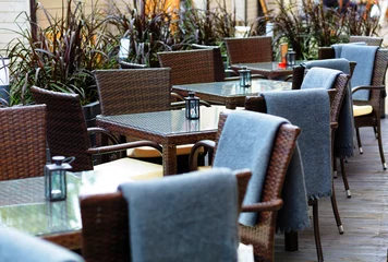 Papier Peint photo autocollant Restaurant restaurant européen - tables et chaises