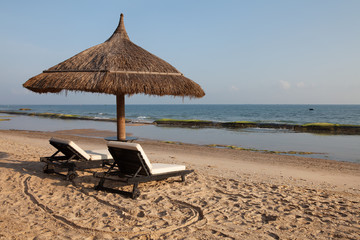 Азиатский пляж утром.