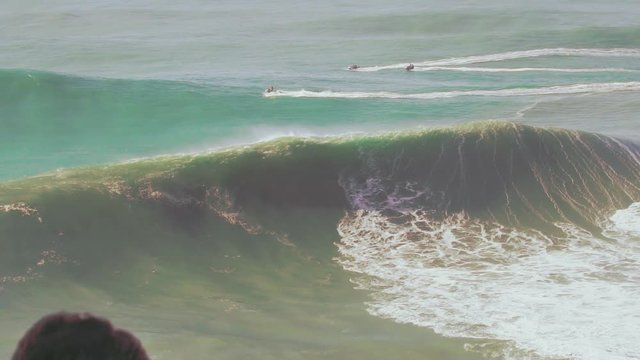 Giant wave