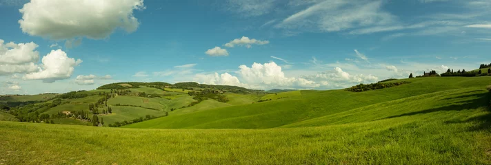 Foto op Plexiglas Mooi panoramalandschap van golvenheuvels in landelijke aard, de landbouwgrond van Toscanië, Italië, Europa © ZoomTeam