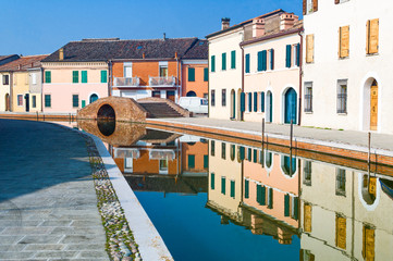 Fototapeta na wymiar Architectures and canals of Comacchio