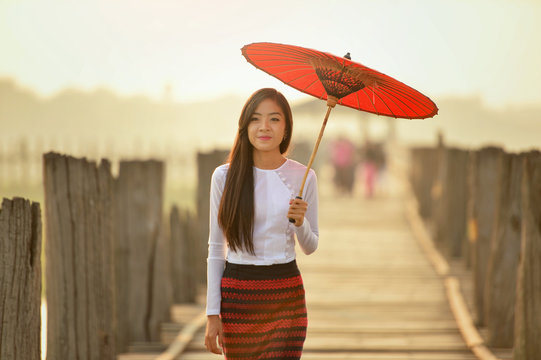 Myanmar Woman" Images – Browse 64 Stock Photos, Vectors, and ...